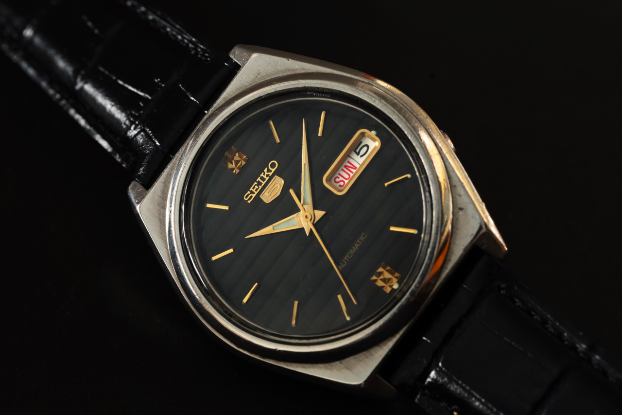 SEIKO(セイコー)  90's  SEIKO 5  /  Cal.7S26A