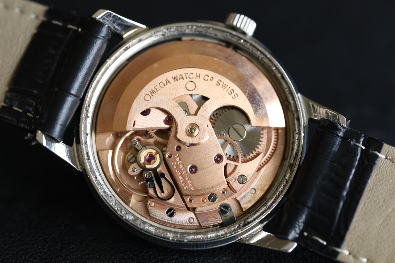 OMEGA(オメガ) 60's Seamaster Black Mirror dial Cal.565