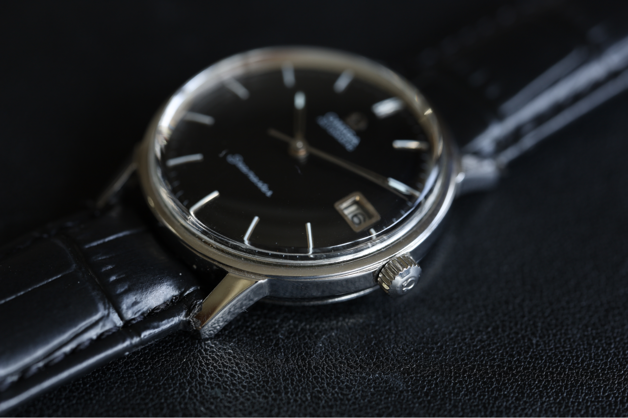 OMEGA(オメガ) 60's Seamaster Black Mirror dial Cal.565